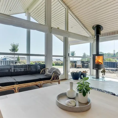 Fridtjof - 100m From The Sea By Interhome